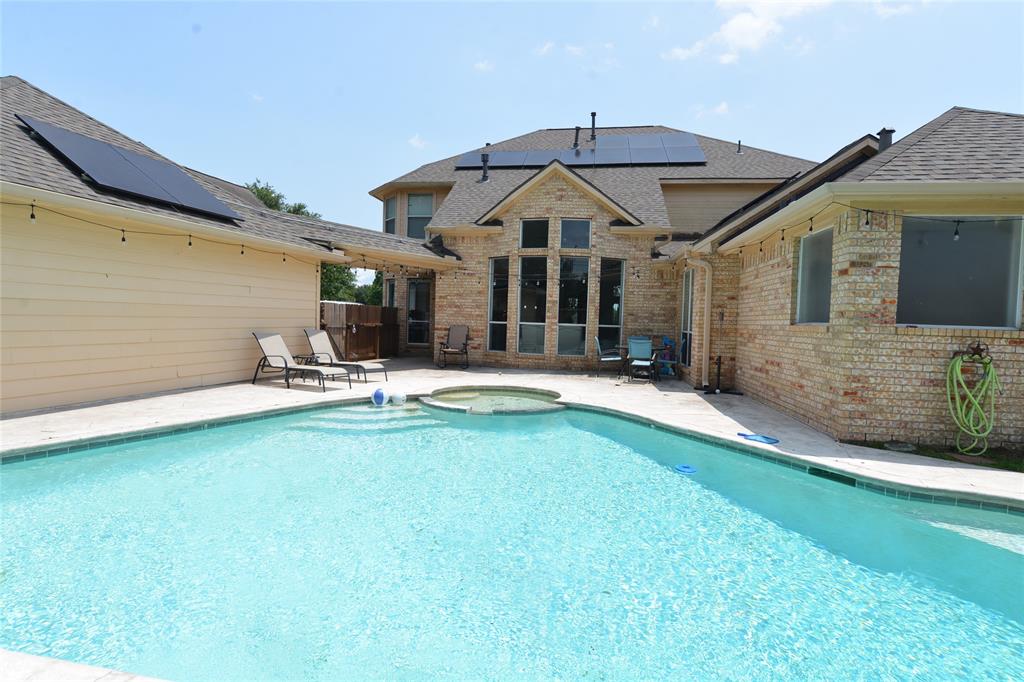 8405 Rayleine Drive, Pearland, Texas image 29