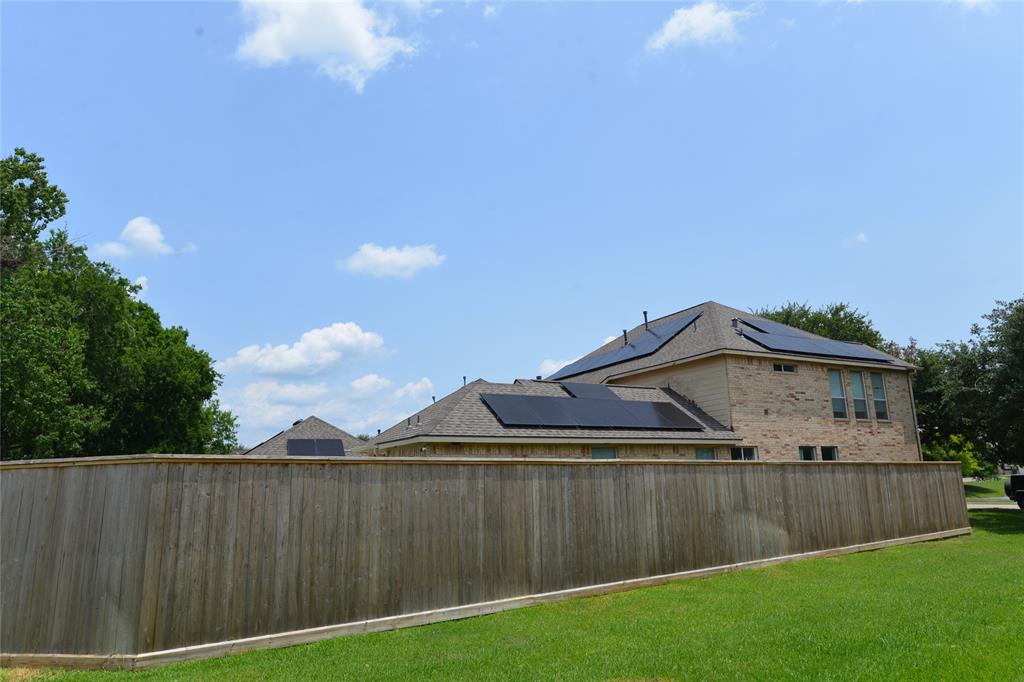 8405 Rayleine Drive, Pearland, Texas image 26