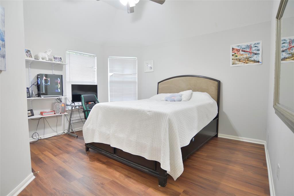 8405 Rayleine Drive, Pearland, Texas image 25