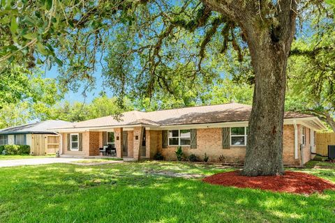 A home in Brazoria