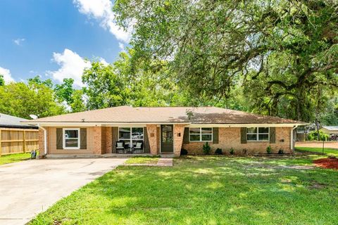 A home in Brazoria