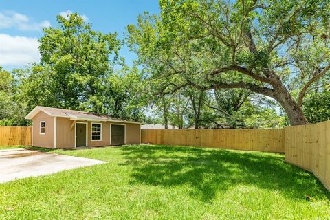 A home in Brazoria