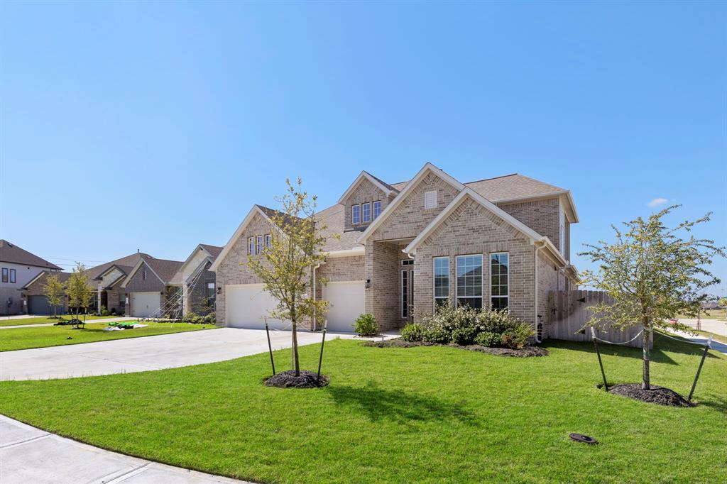 6207 Maple Court
