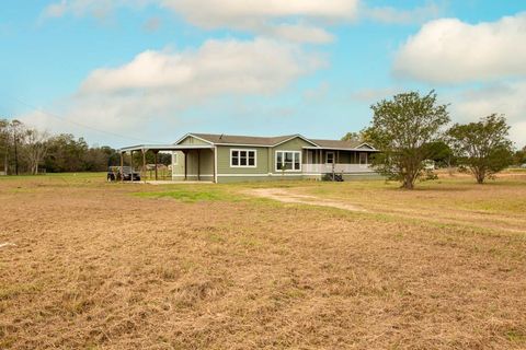 Manufactured Home in Eagle Lake TX 501 Waverly Avenue 1.jpg