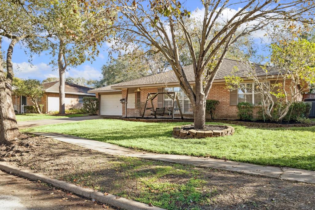 11431 Landsdowne Drive, Houston, Texas image 3