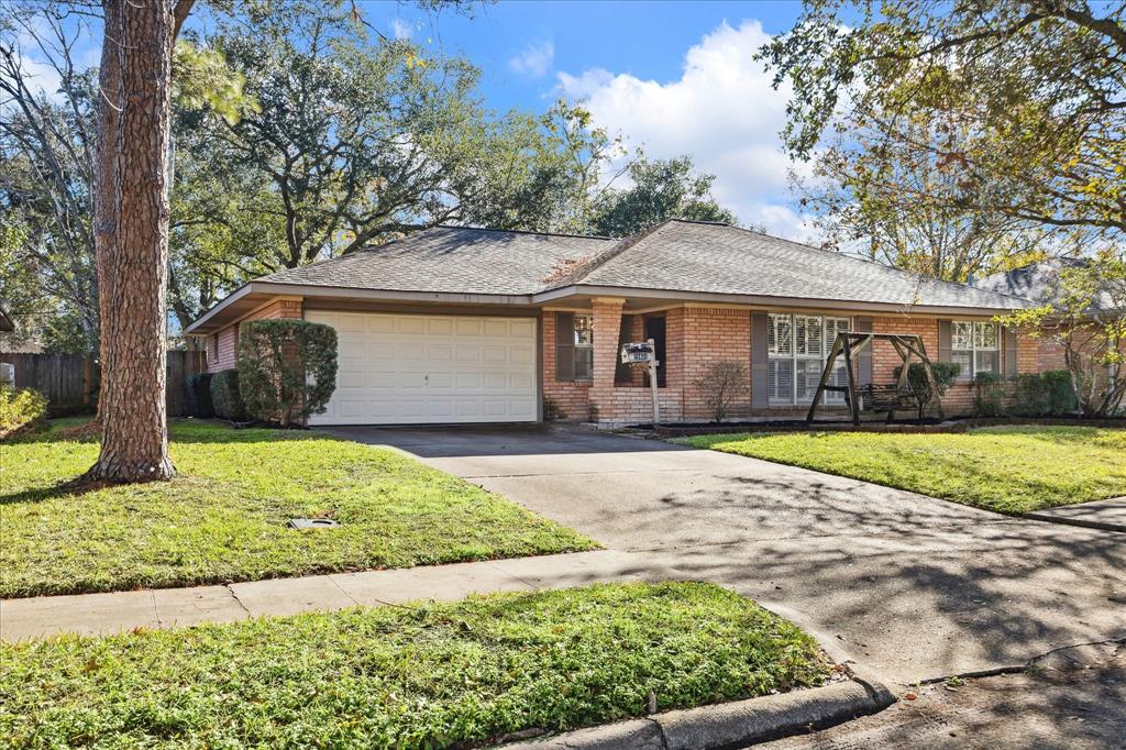 11431 Landsdowne Drive, Houston, Texas image 2