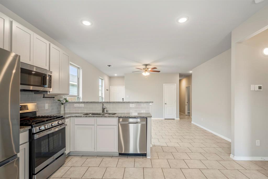 25807 Boxwood Hedge Lane, Tomball, Texas image 16