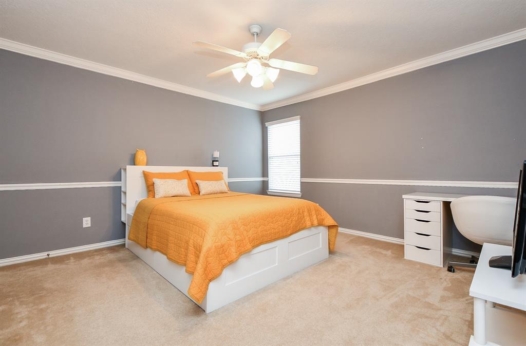 3027 Fallbrook Drive, Pearland, Texas image 20