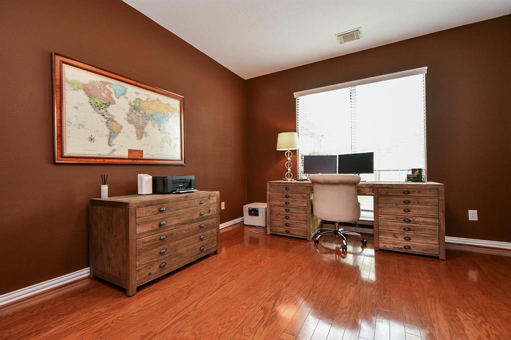 3027 Fallbrook Drive, Pearland, Texas image 14
