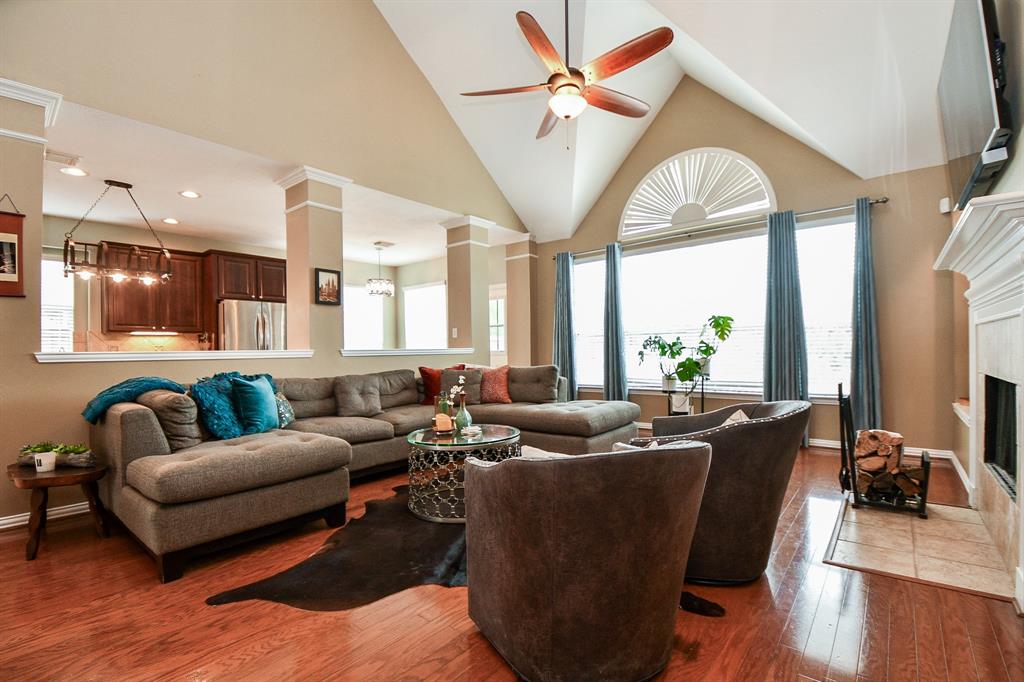 3027 Fallbrook Drive, Pearland, Texas image 4