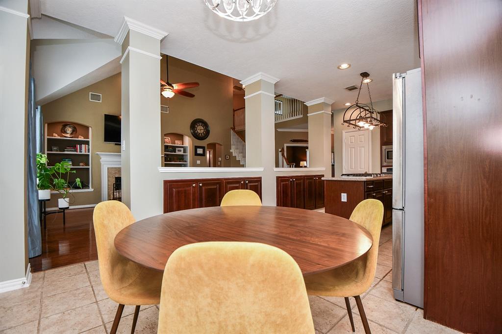 3027 Fallbrook Drive, Pearland, Texas image 11