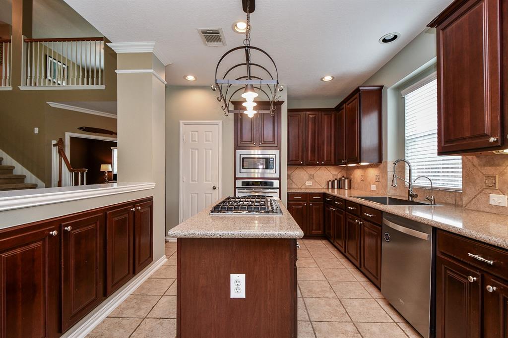 3027 Fallbrook Drive, Pearland, Texas image 8