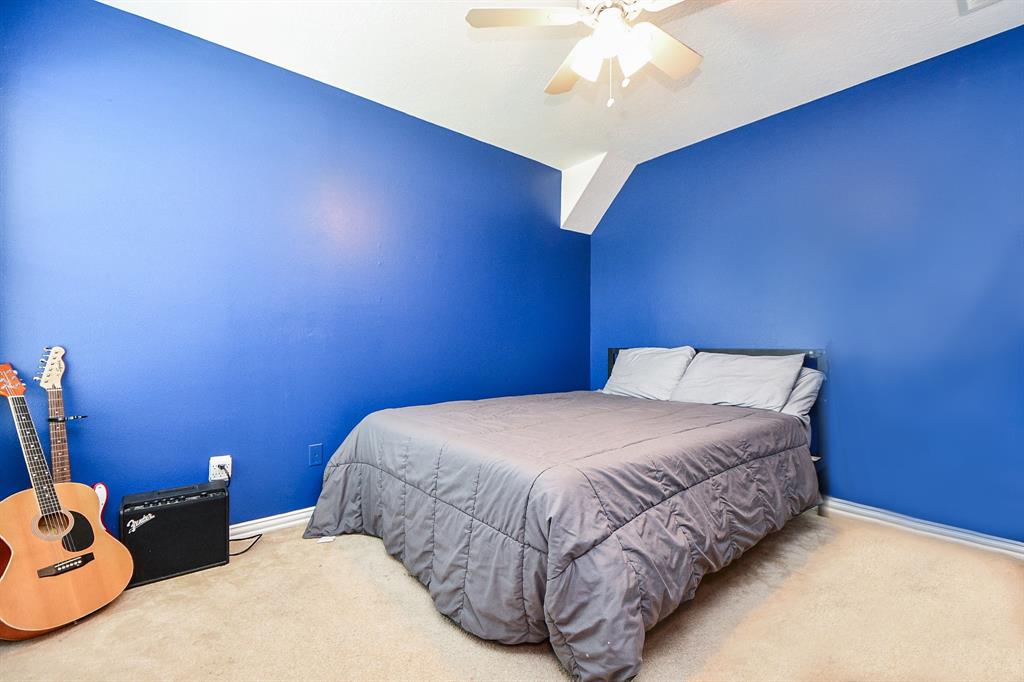 3027 Fallbrook Drive, Pearland, Texas image 21