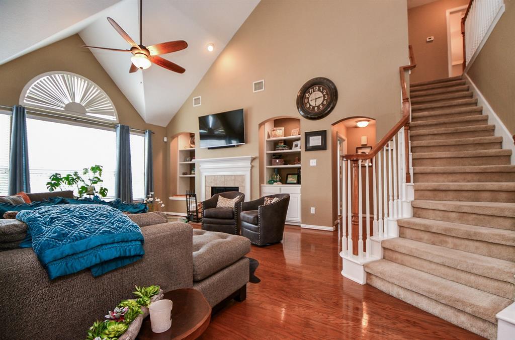 3027 Fallbrook Drive, Pearland, Texas image 3