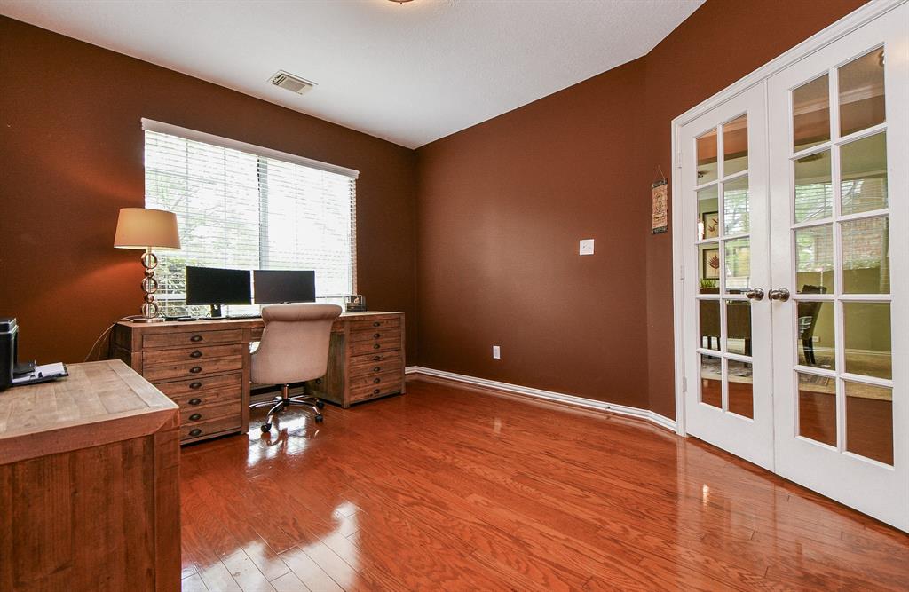 3027 Fallbrook Drive, Pearland, Texas image 13