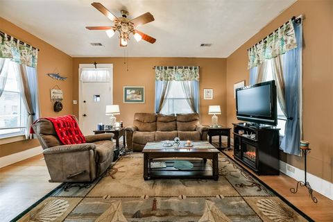 Single Family Residence in Galveston TX 3614 Avenue N 1/2 7.jpg