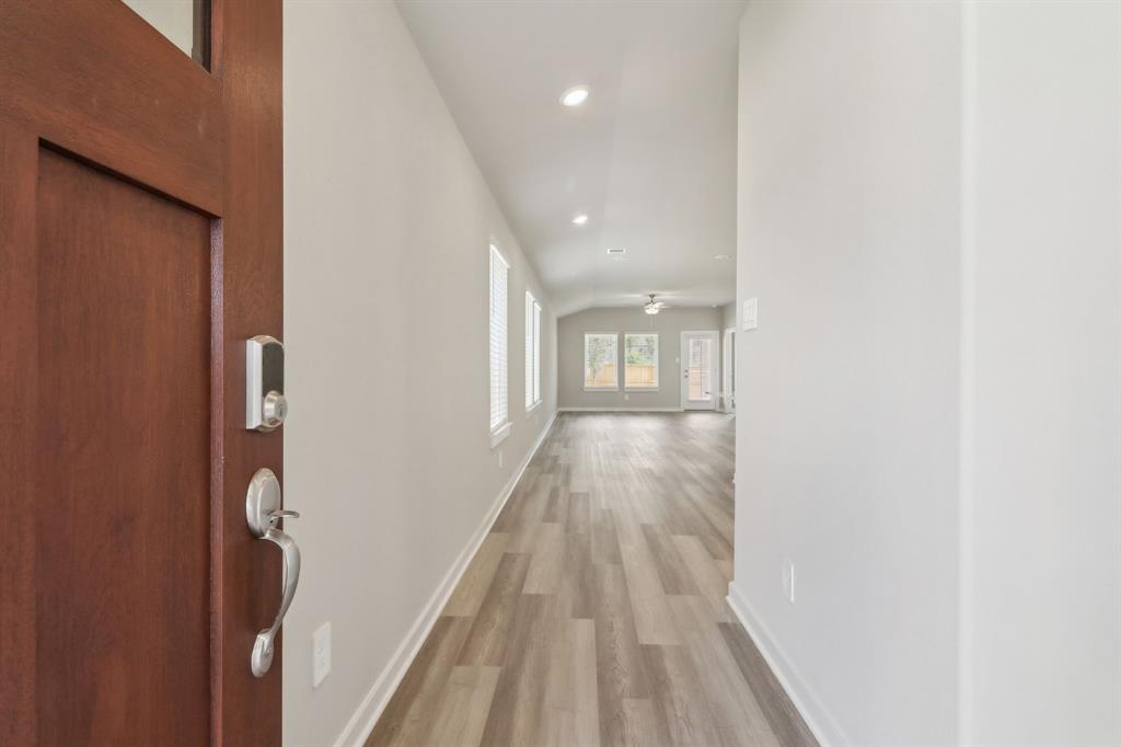 16813 Harvest Grove Lane, Conroe, Texas image 10