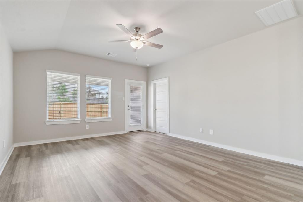 16813 Harvest Grove Lane, Conroe, Texas image 17