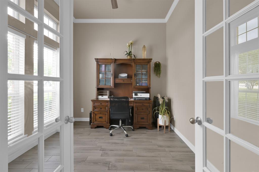 1737 Round Oak Lane, Conroe, Texas image 5