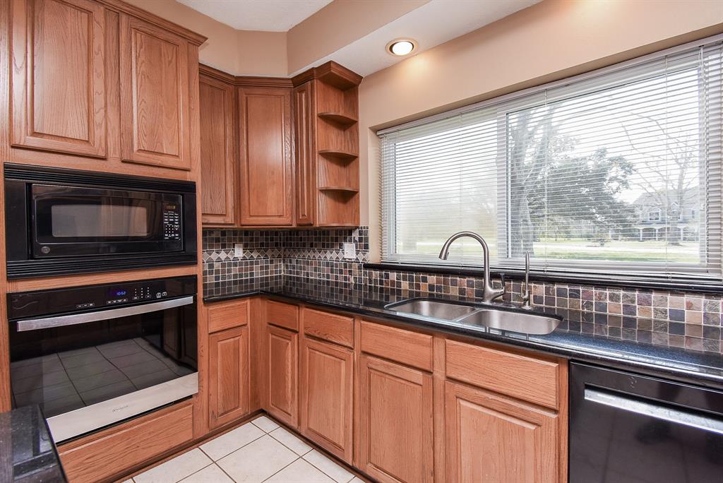 3714 Blackberry Circle, Missouri City, Texas image 19