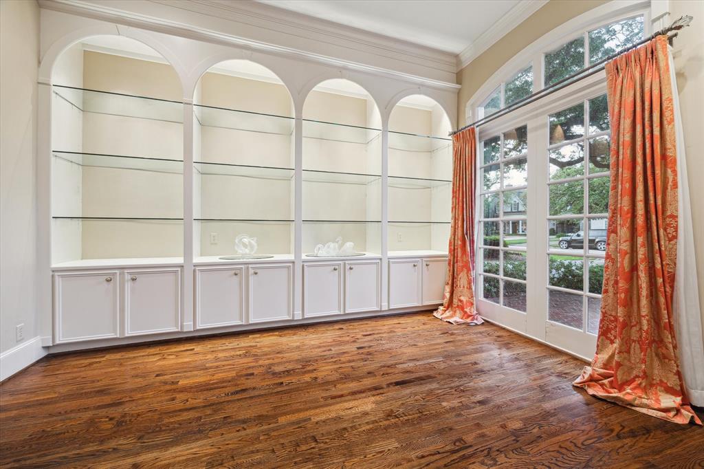 5079 Cedar Creek Drive, Houston, Texas image 3