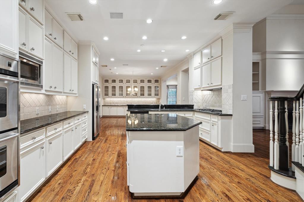 5079 Cedar Creek Drive, Houston, Texas image 13