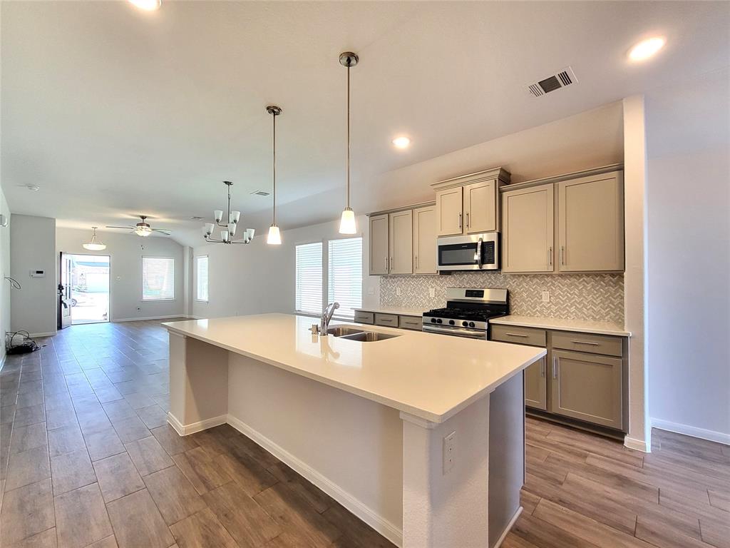 1227 Marvista Lane, Rosharon, Texas image 1