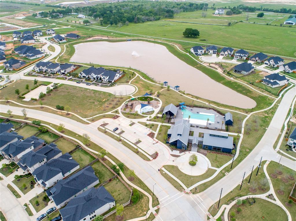 32018 Crested Knoll Court, Fulshear, Texas image 48