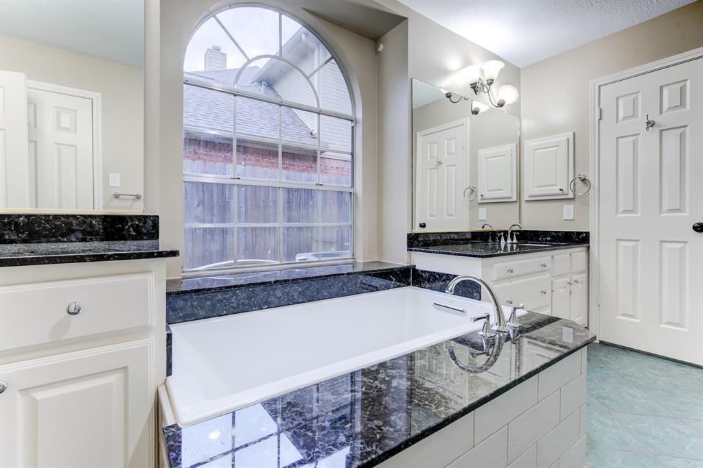 12911 Peach Meadow Drive, Cypress, Texas image 38