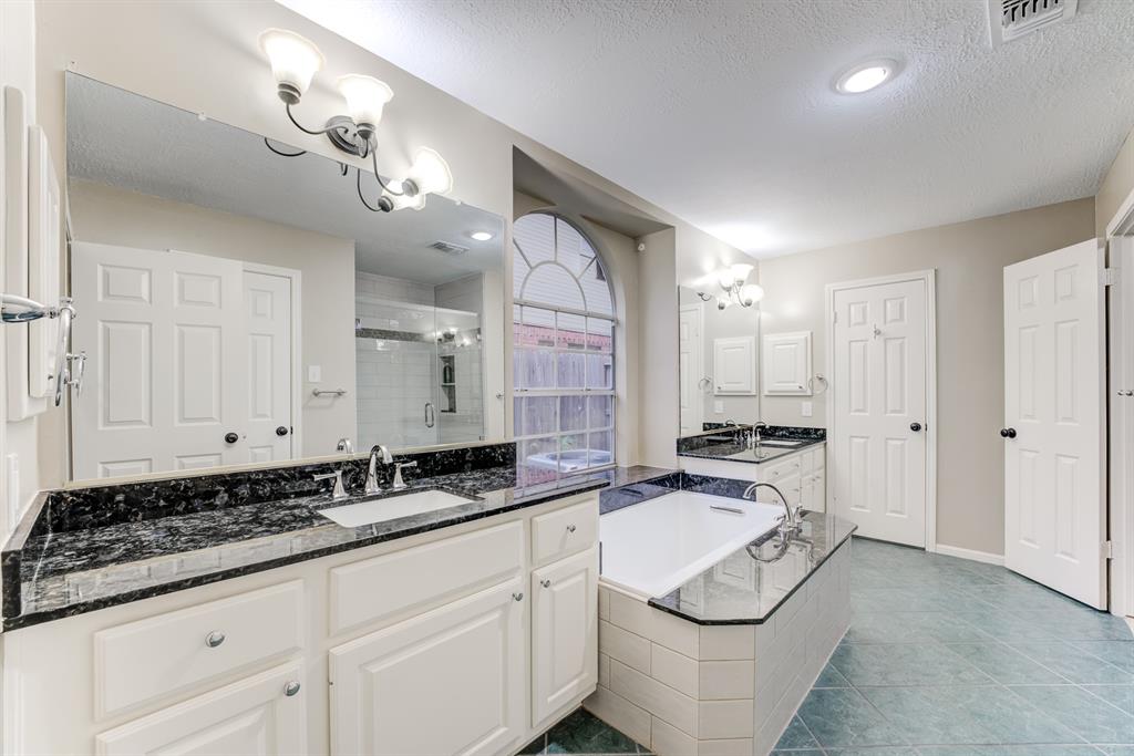 12911 Peach Meadow Drive, Cypress, Texas image 41