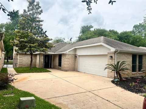 Single Family Residence in Richmond TX 1919 Rock Fence Drive.jpg