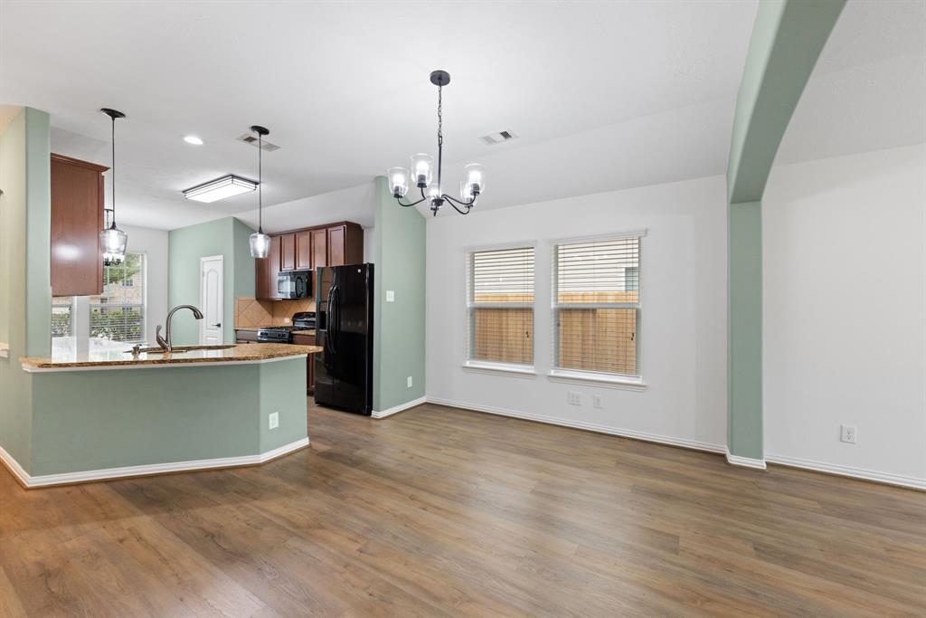 19103 Ayston Drive, Tomball, Texas image 7