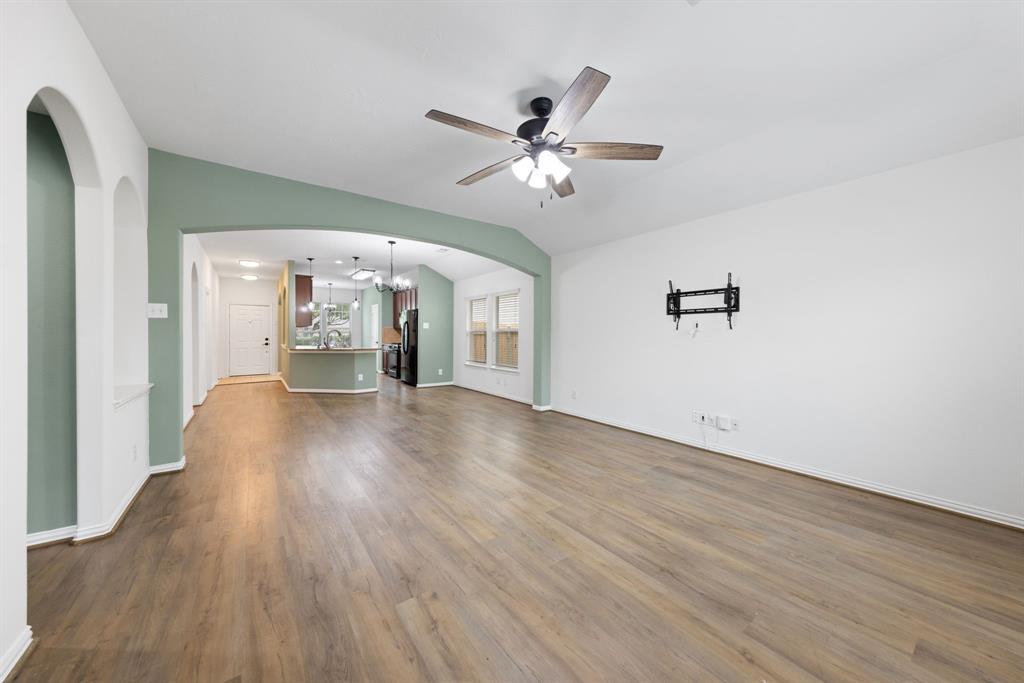 19103 Ayston Drive, Tomball, Texas image 8