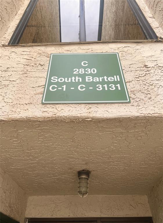 2830 S Bartell Street #210, Houston, Texas image 2