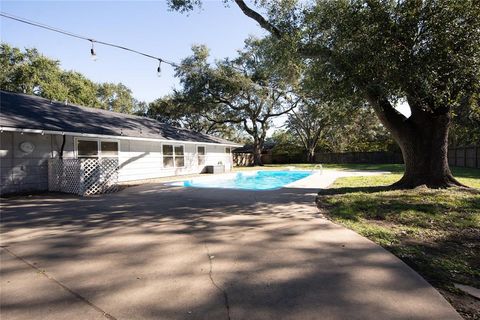 A home in El Campo