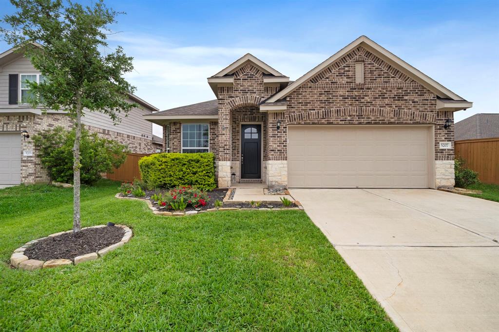 5207 Windy Plantation Drive, Brookshire, Texas image 1
