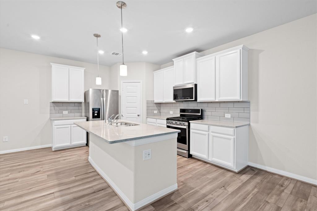 7051 Silverleaf Oak Street, Conroe, Texas image 11