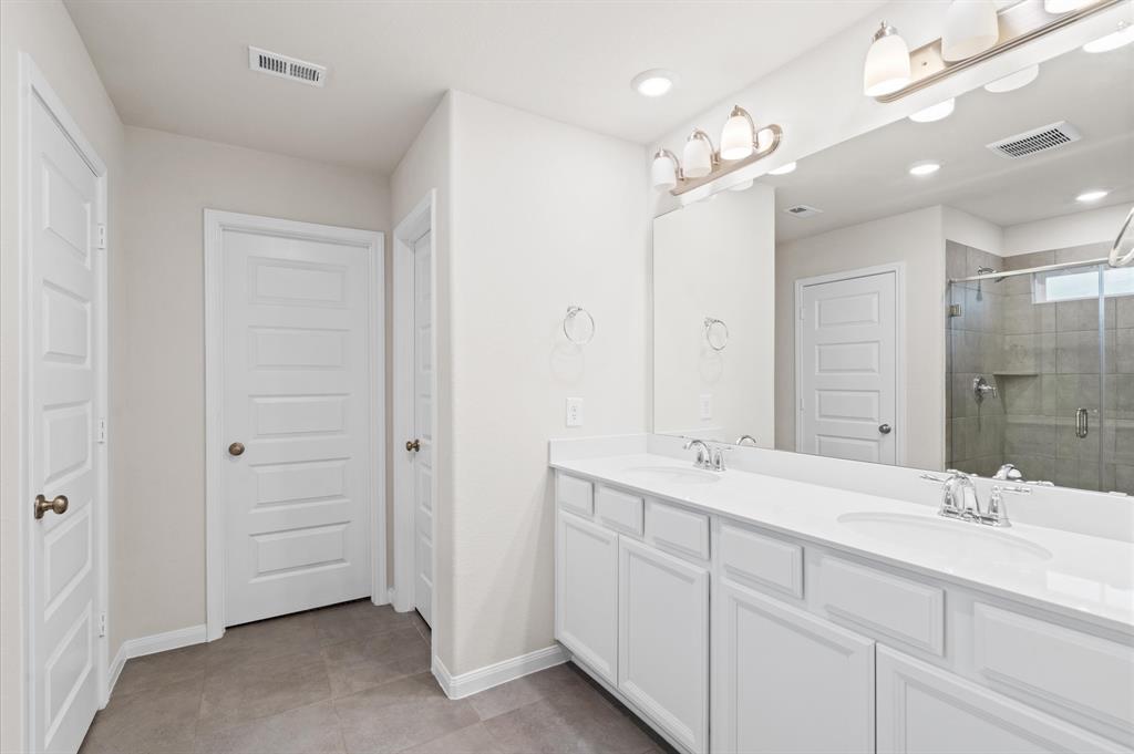 7051 Silverleaf Oak Street, Conroe, Texas image 18