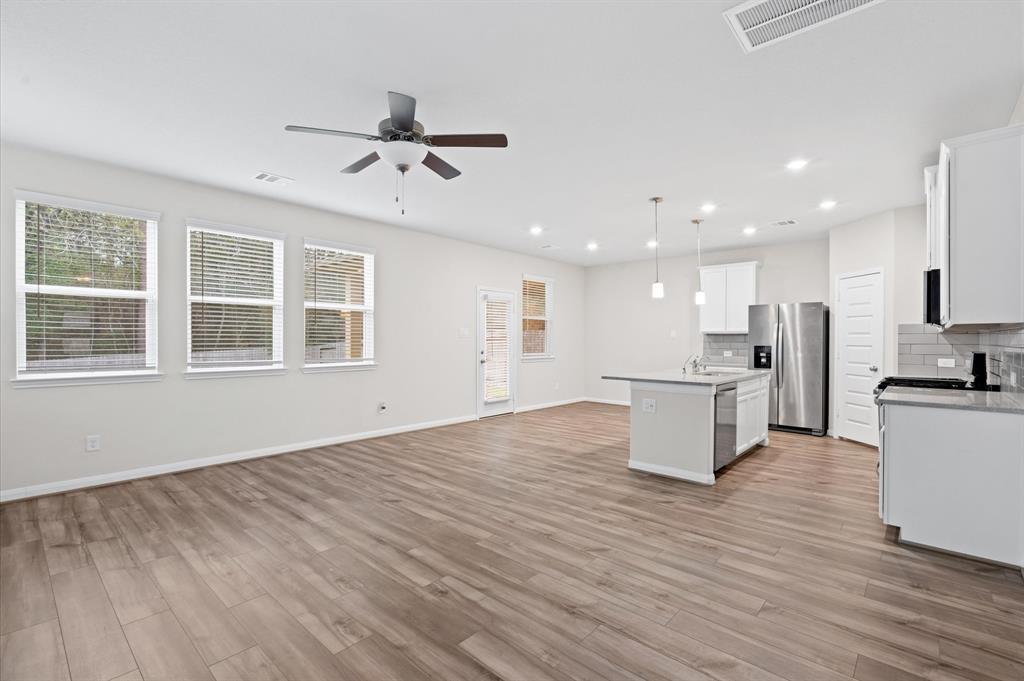 7051 Silverleaf Oak Street, Conroe, Texas image 14