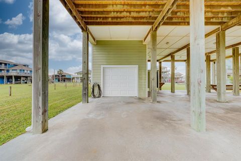 A home in Crystal Beach