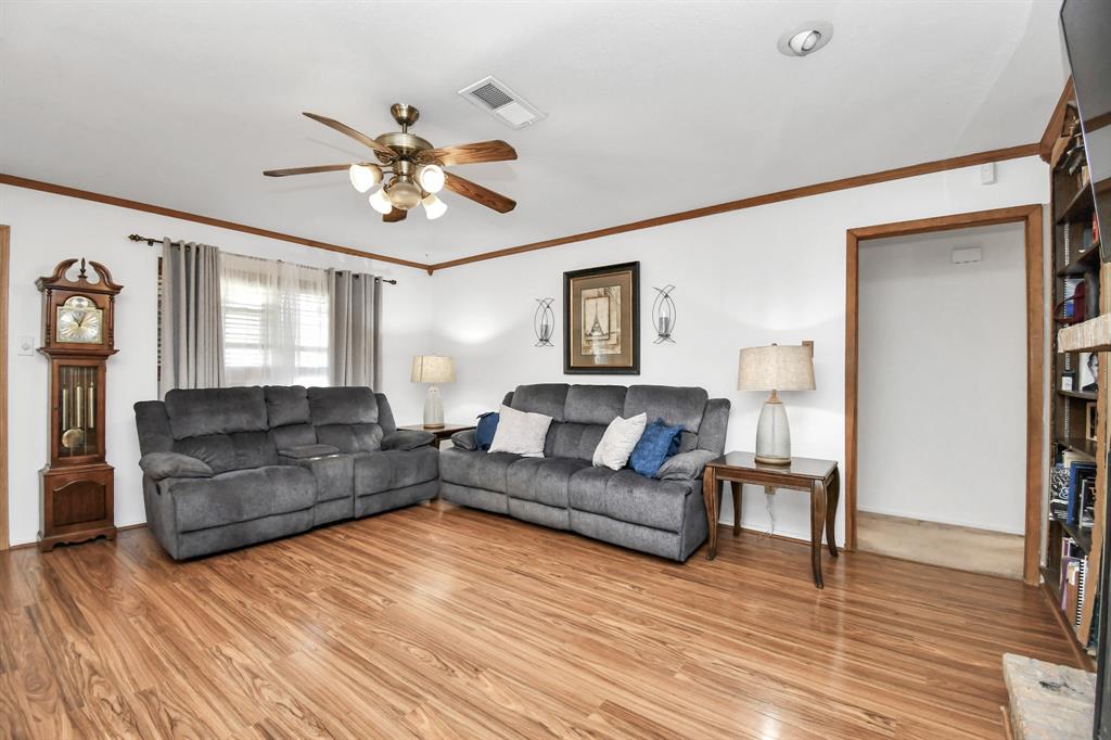 1110 E Brown Lane, Deer Park, Texas image 12