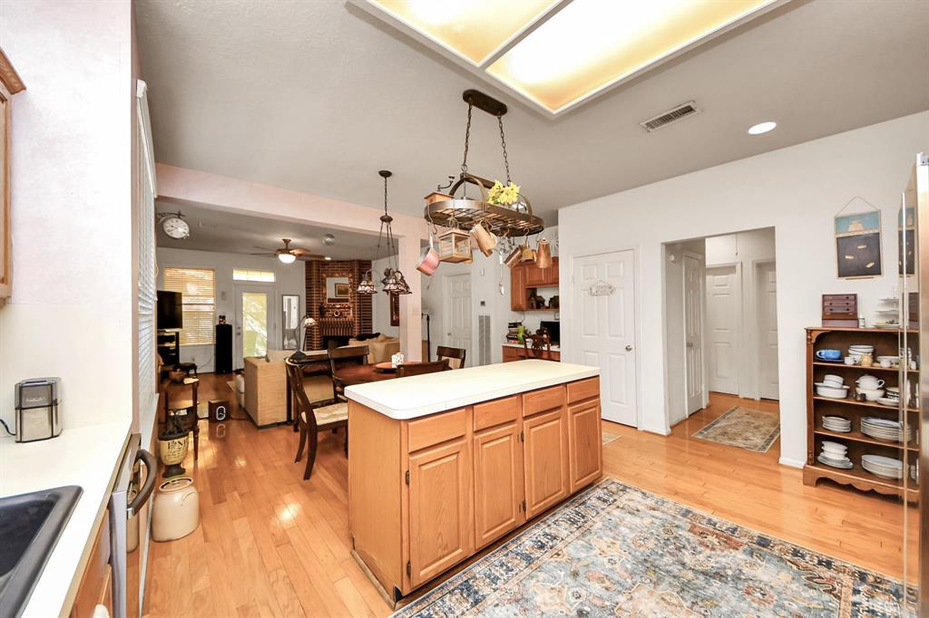 50 E Trillium Circle, The Woodlands, Texas image 11