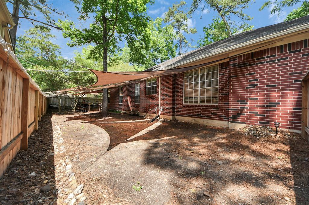 50 E Trillium Circle, The Woodlands, Texas image 29