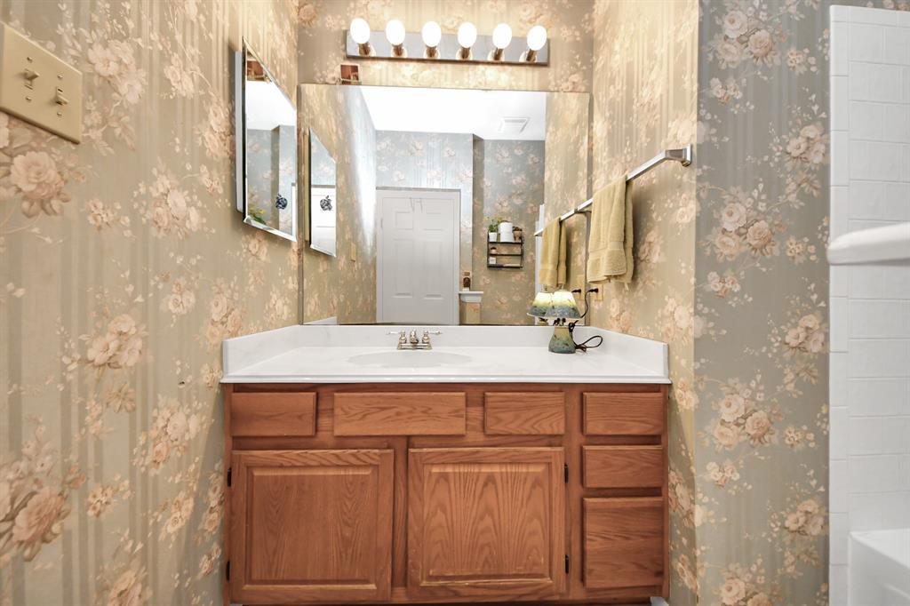 50 E Trillium Circle, The Woodlands, Texas image 25