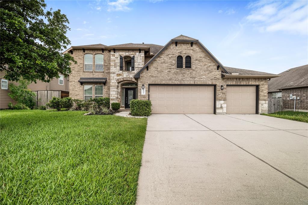 11915 Eagle Ridge Drive, Mont Belvieu, Texas image 2