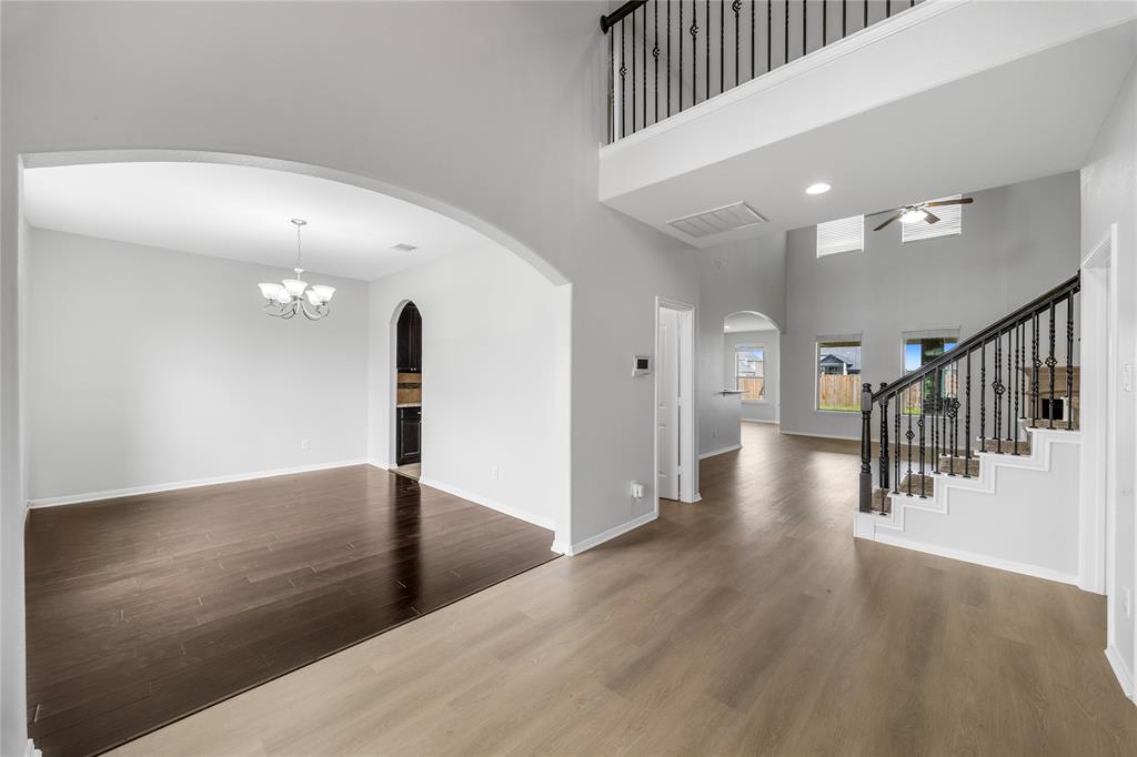 11915 Eagle Ridge Drive, Mont Belvieu, Texas image 4