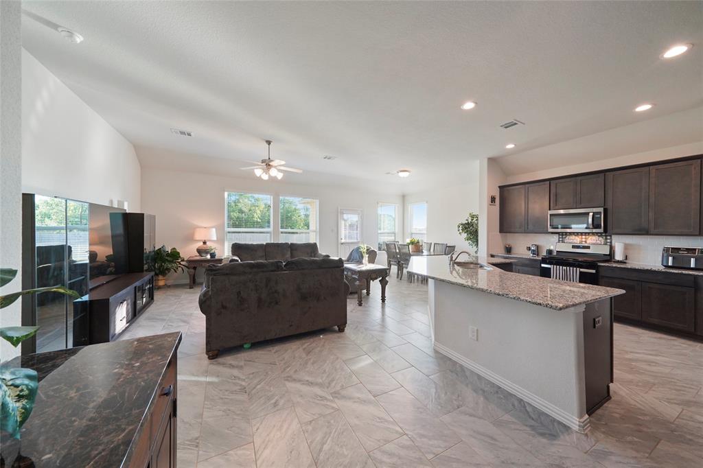 152 Bayou Bend Boulevard, Angleton, Texas image 5