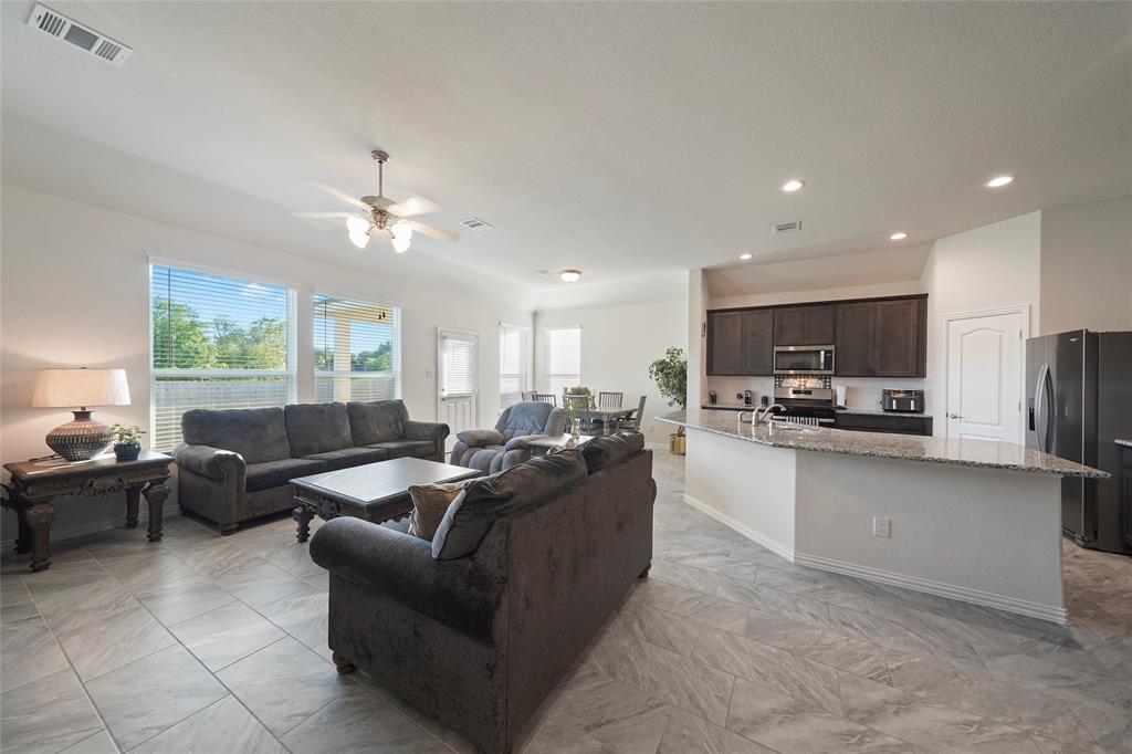 152 Bayou Bend Boulevard, Angleton, Texas image 4