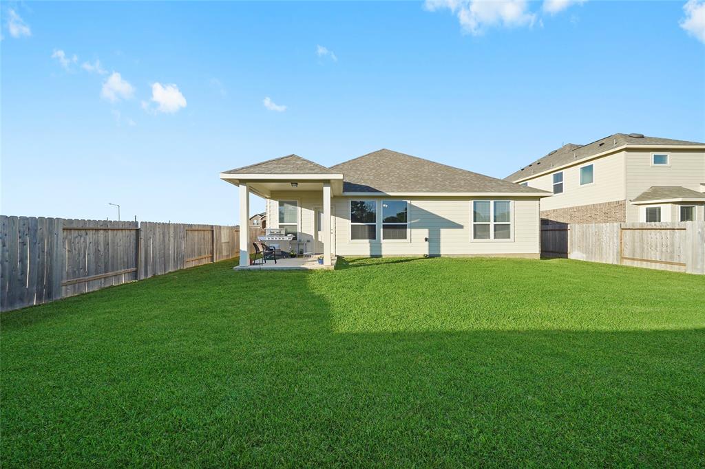 152 Bayou Bend Boulevard, Angleton, Texas image 2