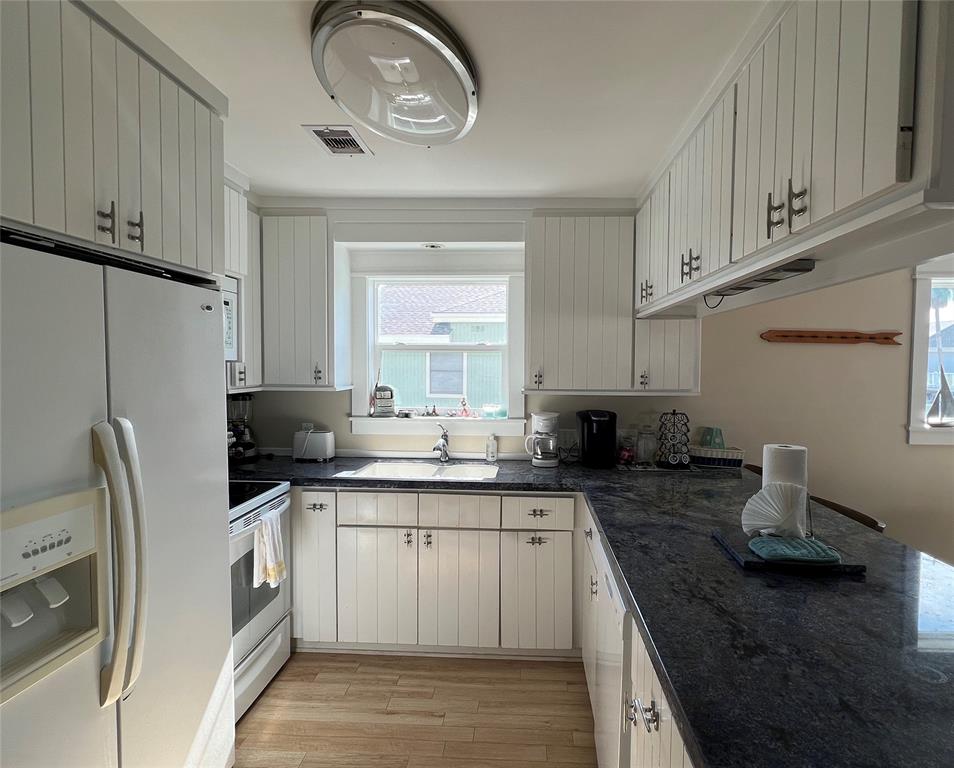 21820 Deaf P Smith Drive, Galveston, Texas image 16